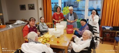 fröhliche Arbeitsrunde